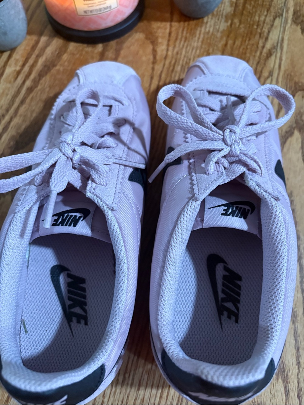 Nike women’s  Light Pink / lavender Retro Sneakers - Picture 2 of 6